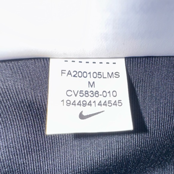 Nike dri fit open ankle bow pants. Size Medium. (Fits more like small) EUC - Picture 9 of 11